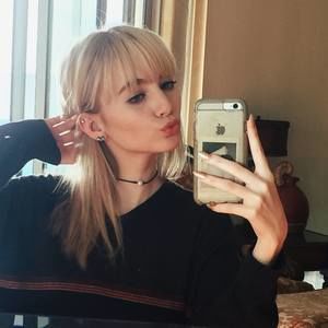 Meet your Posher, Zoe